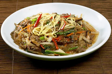 Nouilles coréennes Japchae