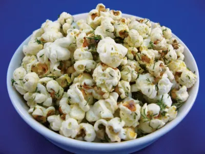 Popcorn au parmesan et à l'aneth