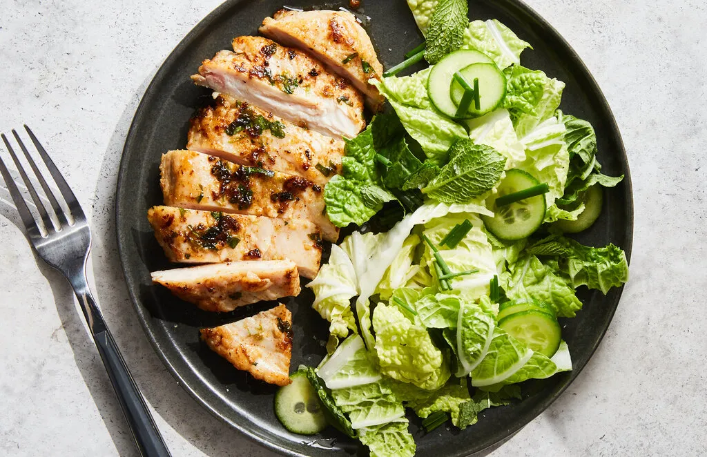 Poulet au gingembre avec salade croquante de napa