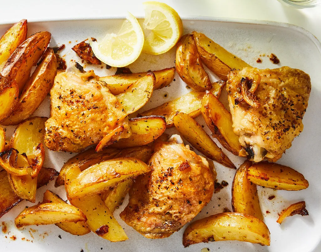 Poulet citronné avec pommes de terre et origan
