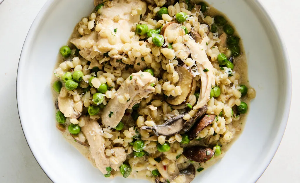 Poulet Dijon à la mijoteuse avec orge et champignons